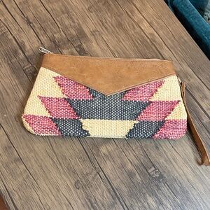 Woven Aztec Pattern Wristlet Clutch in Pink, Black & Cream
